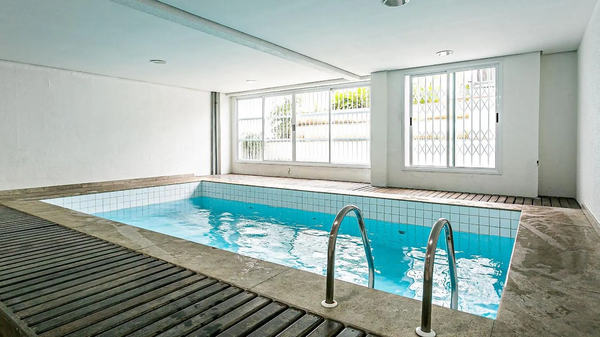 Apto C/ Piscina A 250M Da Praia De Jurere Aya201 Florianópolis 0*,  브라질